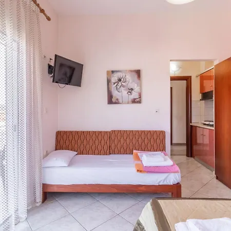 Iliadis House Ii *