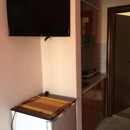 Iliadis House Ii *